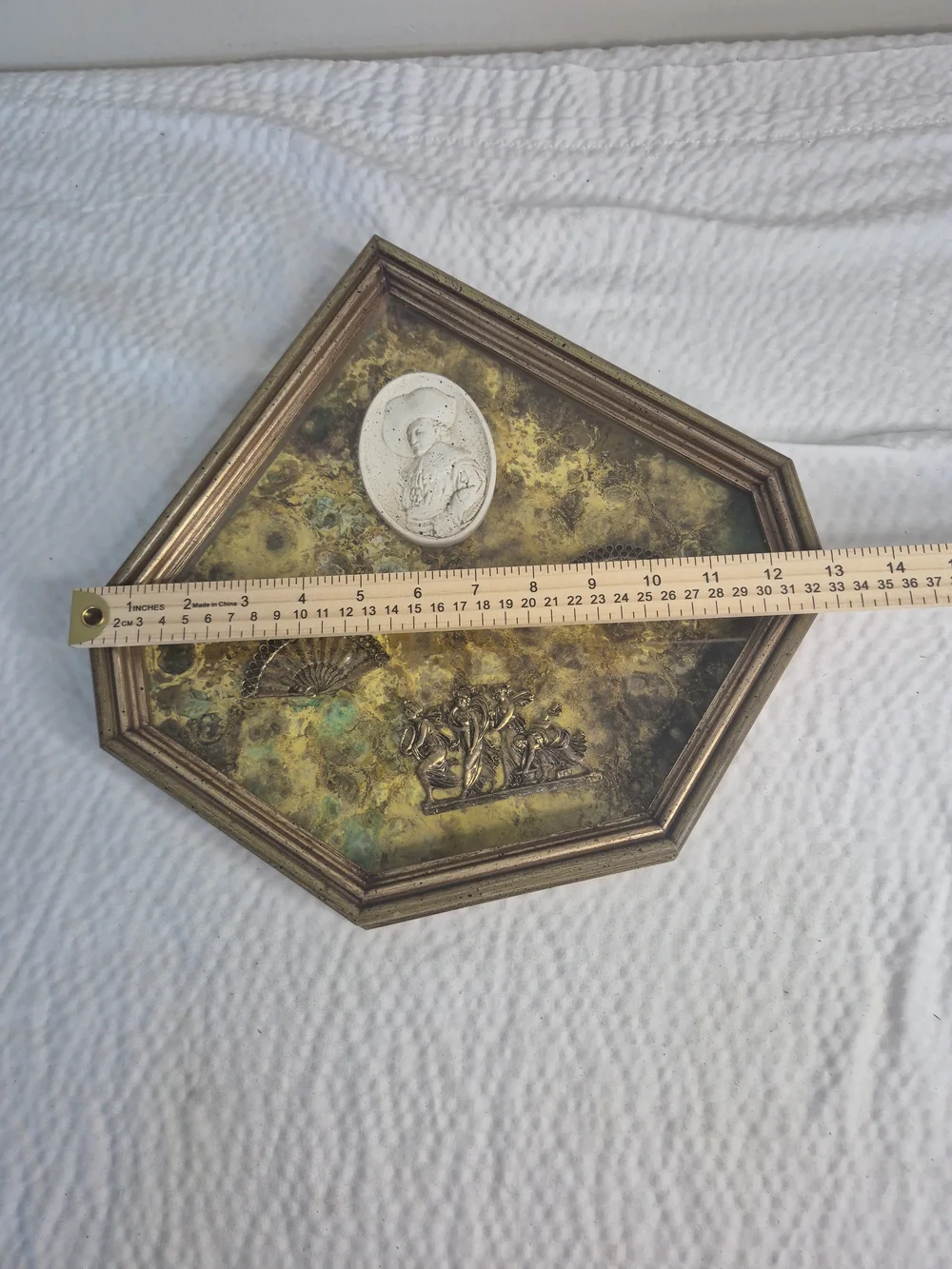 Shadow Box Vintage Dorado Con Elementos Clasicos Y Camafeo, Decoracion Mind _...